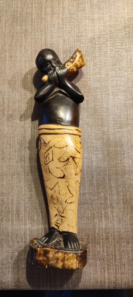 Afrikaans beeldje uit hout, Antiek en Kunst, Kunst | Beelden en Houtsnijwerken, Ophalen, Afrika, Houtsnijwerk, Man