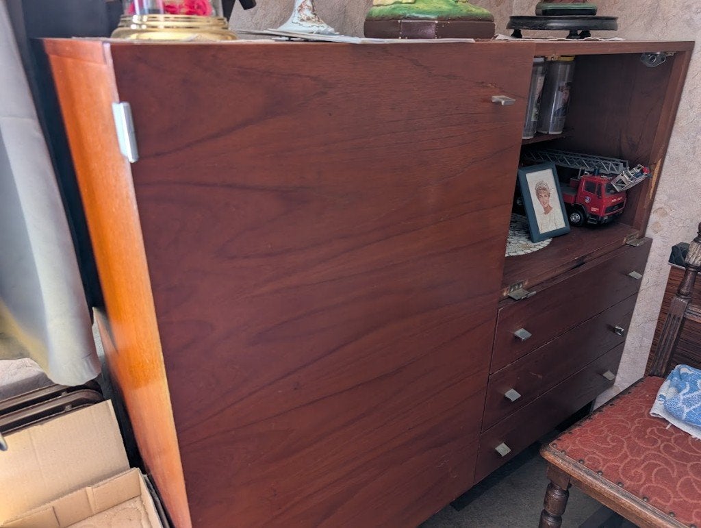 Gratis vintage kastje, Antiek en Kunst, Ophalen
