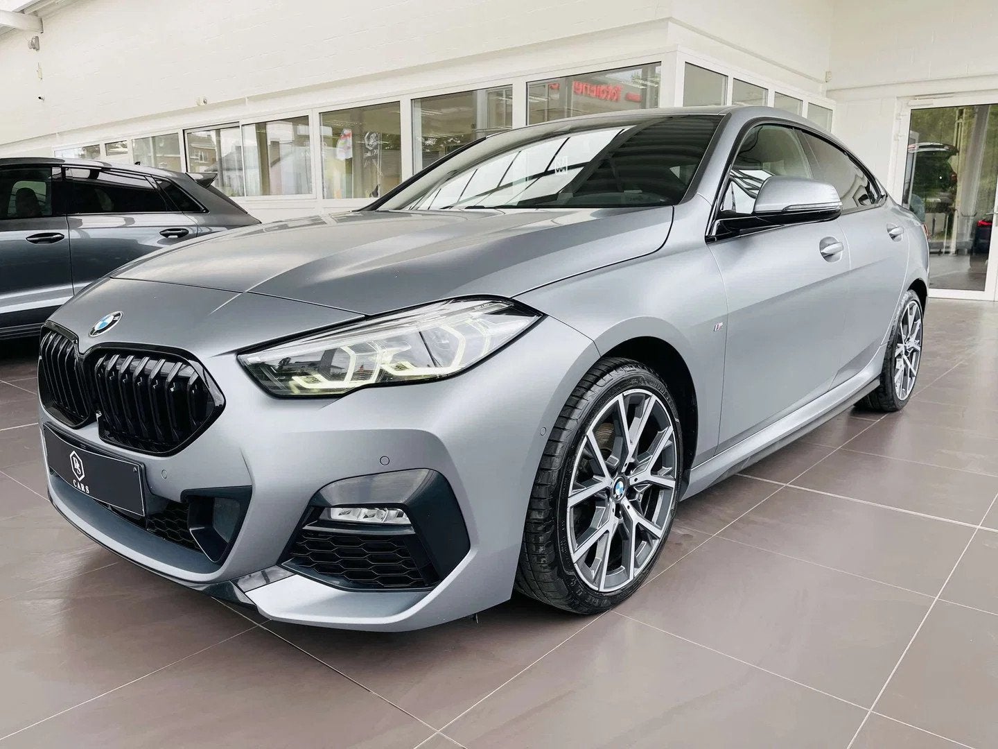 BMW 2 Serie 216 GC dA * GARANTIE + PACK M + LED + GPS PRO +, Autos, BMW, Argent ou Gris, Entreprise, https://public.car-pass.be/vhr/246cdd81-e505-418c-afa0-f699f7cd81f0