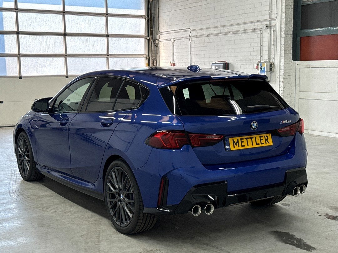 BMW 1-serie M135 xDrive M Sportpakket Pro|New|Laser, Auto's, Automaat, Automatische klimaatregeling, 4 cilinders, Blauw