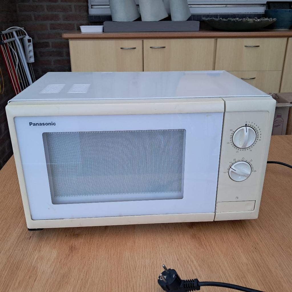 Four à micro-ondes PANASONIC NEW, Comme neuf, Enlèvement, Air chaud, 45 à 60 cm