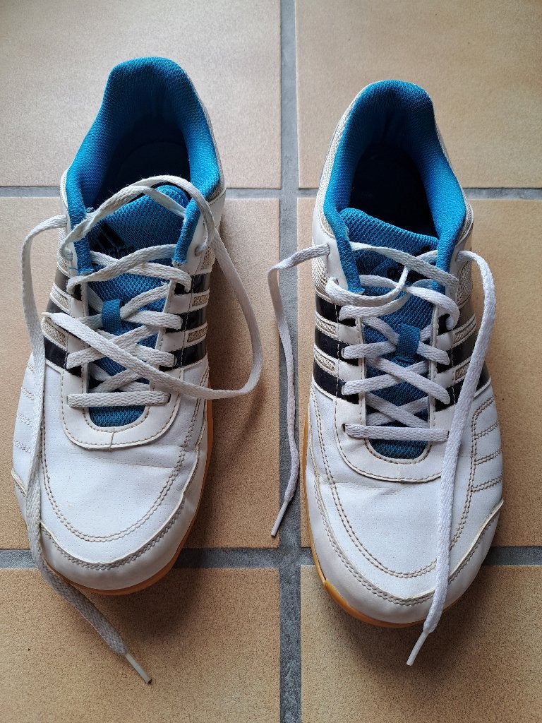 Chaussures tennis de table, Adidas, bon état, 44 2/3, Sport en Fitness, Overige Sport en Fitness, Ophalen of Verzenden, Gebruikt