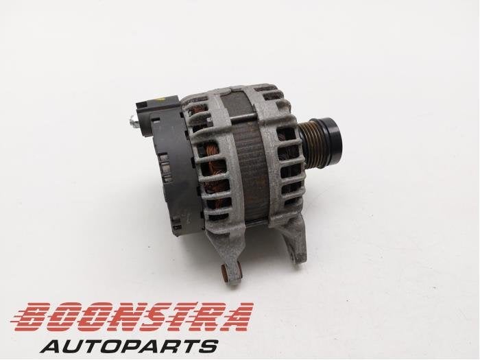 Dynamo d'un Mercedes E-Klasse, 3 mois de garantie, Utilisé, -, -