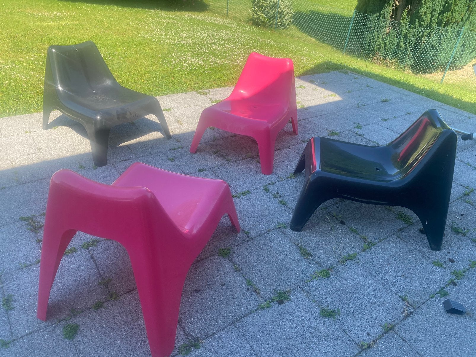4 sieges de jardin ikea  2 noirs et 2 roses 90€, Enlèvement, Comme neuf
