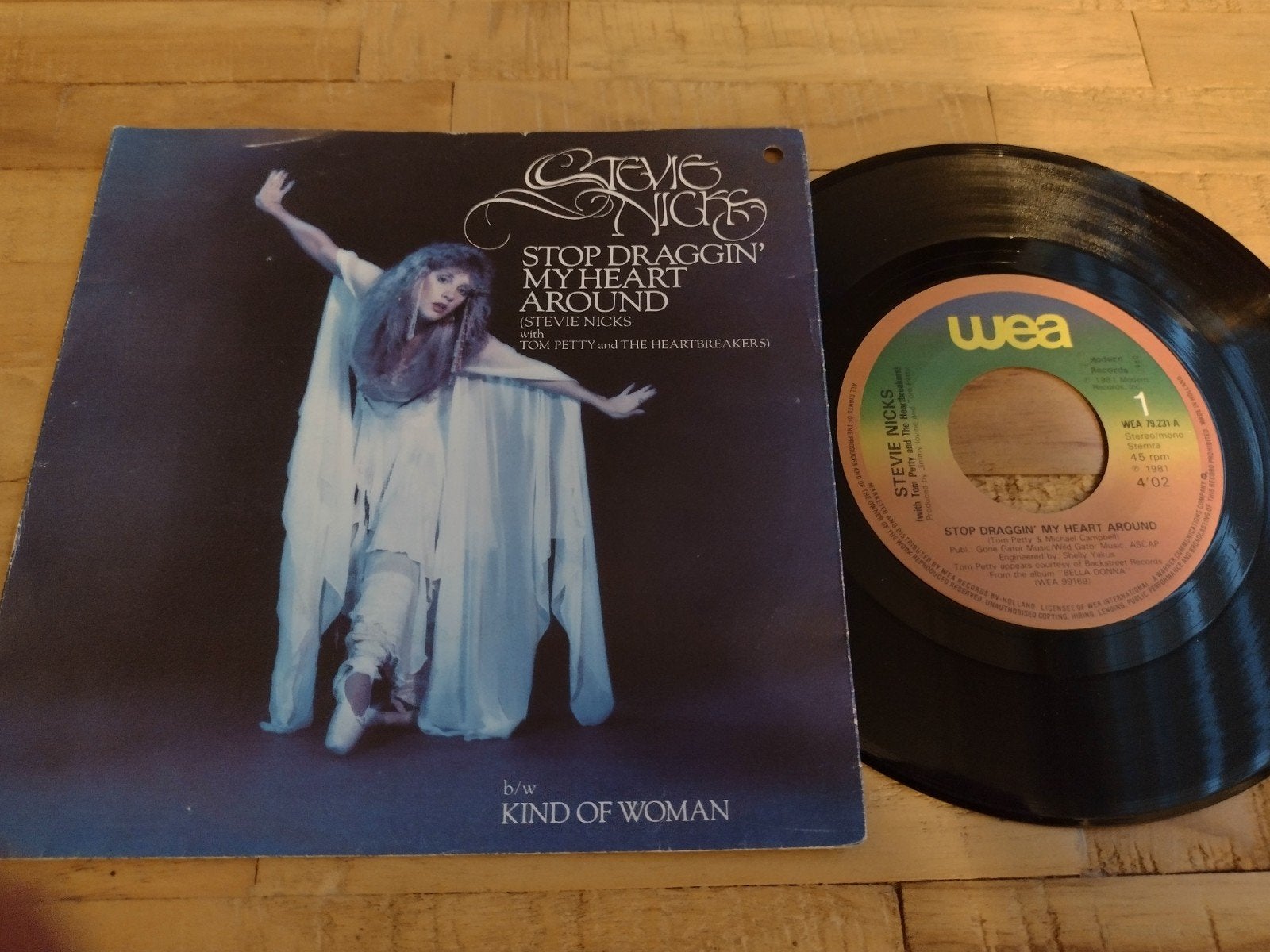 SINGLE: STEVIE NICKS: STOP DRAGGIN MY HEART AROUND 1981, Cd's en Dvd's, Vinyl Singles, Zo goed als nieuw, Pop, Beschermende buitenhoes