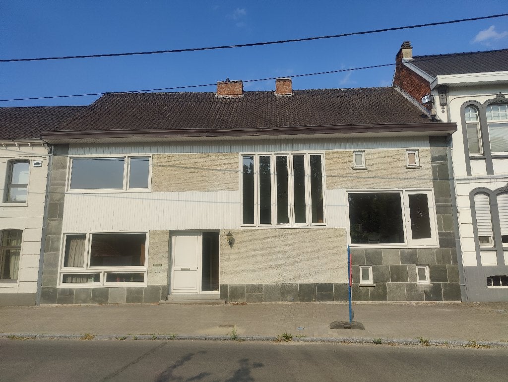 Te huur - Zeer ruime woning en tuin in centrum van Halen, Maison 2 façades, 6 pièces, Province de Limbourg, 400 m²