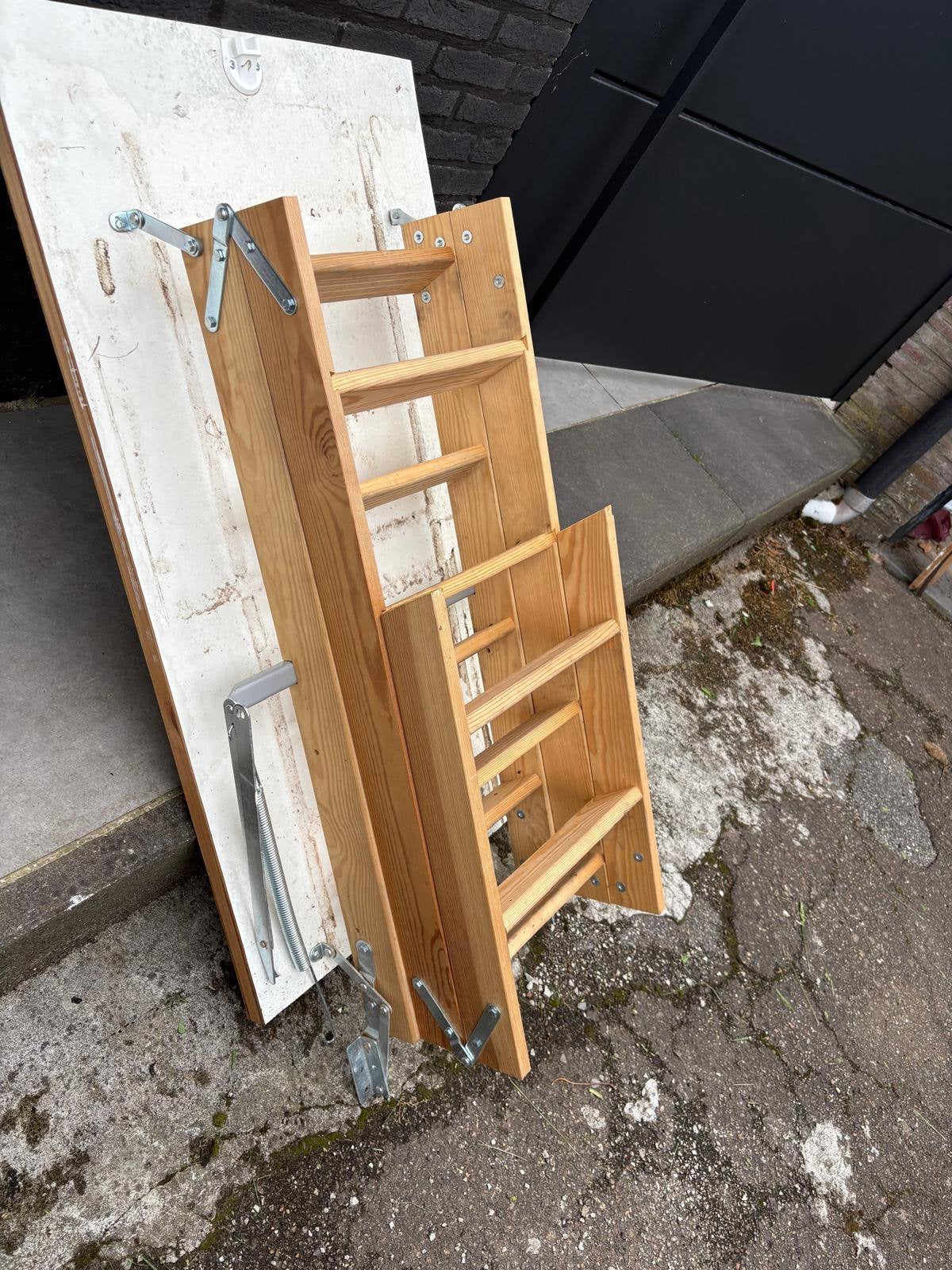 Zoldertrap, Doe-het-zelf en Bouw, Ladders en Trappen, Ophalen, Gebruikt, Trap, Opvouwbaar of Inschuifbaar
