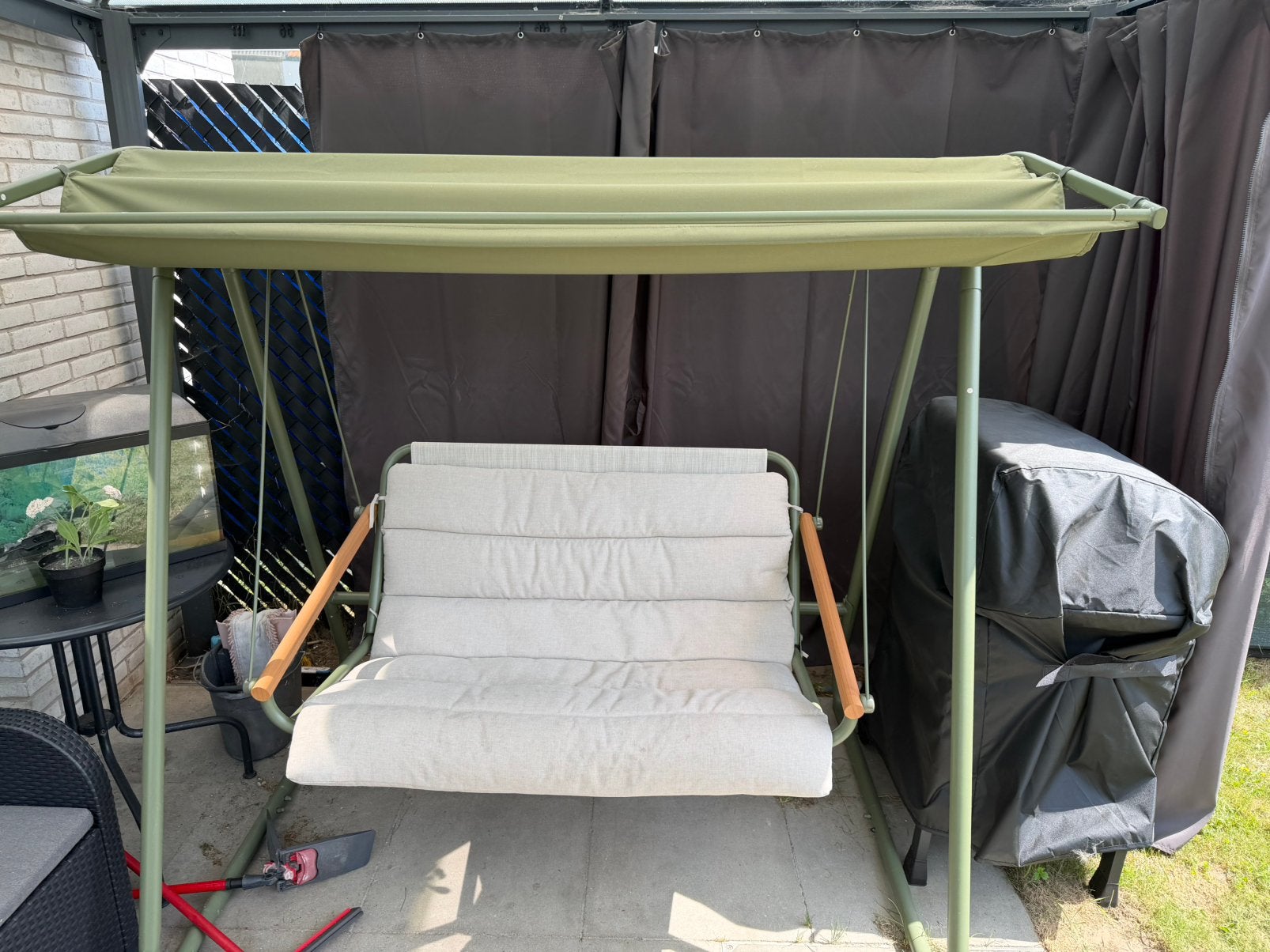 Tuinset + Schommelbank + BBQ + Paviljoen – Zo goed als nieuw, Tuin en Terras, Tuinbanken, Ophalen, Zo goed als nieuw, Wicker, Schommelbank