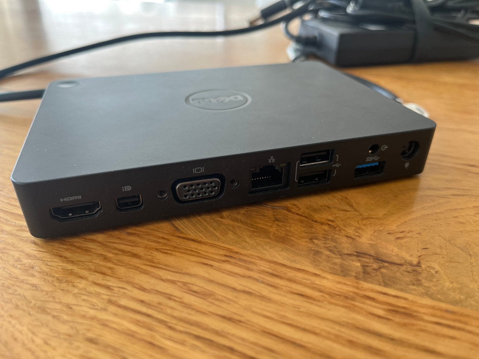 Dell WD15 docking + lader, Ophalen of Verzenden, Zo goed als nieuw, Dell, Docking station