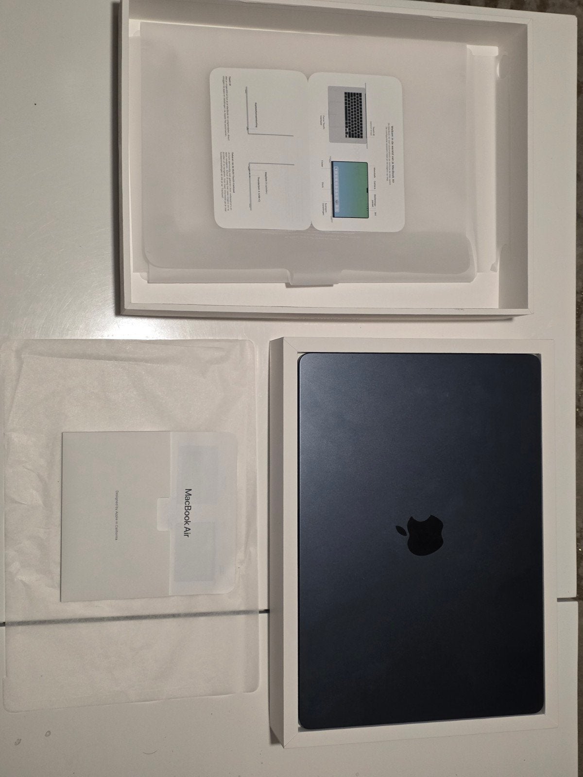 MacBook Air 15" (2025) M4 - 16GB / 256GB - Midnight, Computers en Software, Ophalen
