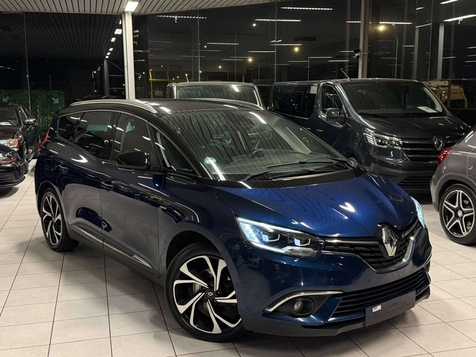 Renault Scenic BOSE Édition 1.3i Essence 7 Places Automatiq, Gebruikt, Euro 6, 5 zetels, 103 kW