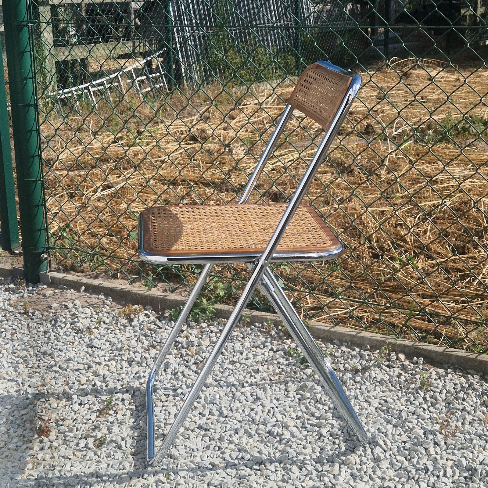 Rotan en chromen klapstoel , naar of van Elios, Ophalen of Verzenden, Gebruikt, Design , rotan , chroom, Eén