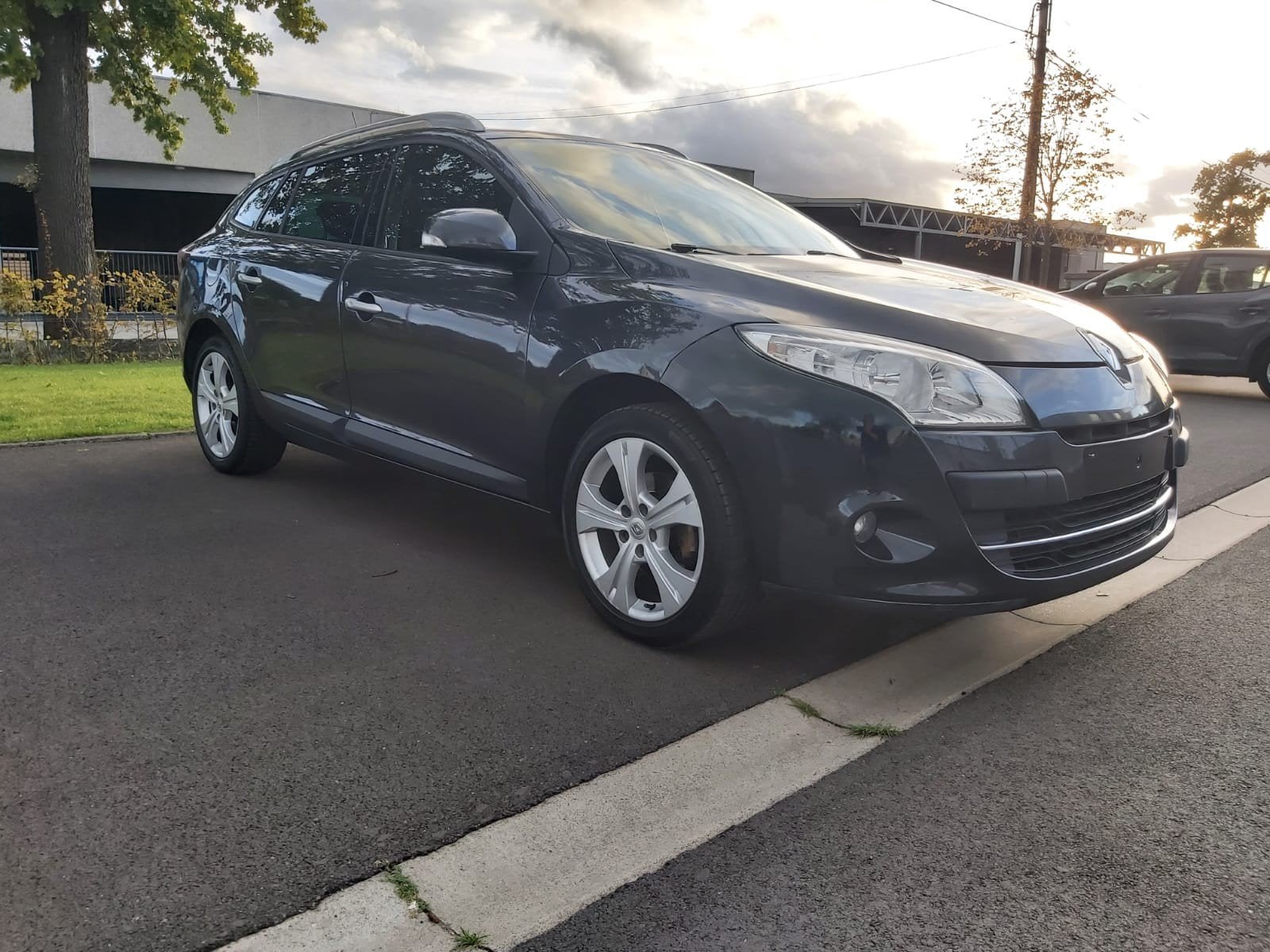Renault Megane break 1.5dci Euro5 / 2011 / boîte AUTOMATIQUE, Euro 5, Achat, 129 g/km, Carnet d'entretien