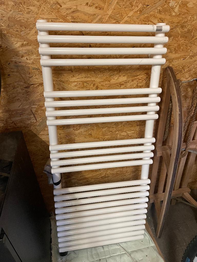 Elektrische handdoekradiator Zehnder Forma air, Ophalen, Radiator, Minder dan 60 cm, Zo goed als nieuw