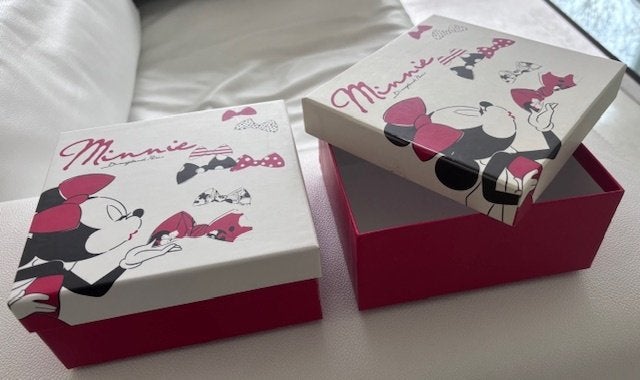 Vintage Twee lege Minnie-doosjes, gemaakt van stevig karton, Ophalen of Verzenden