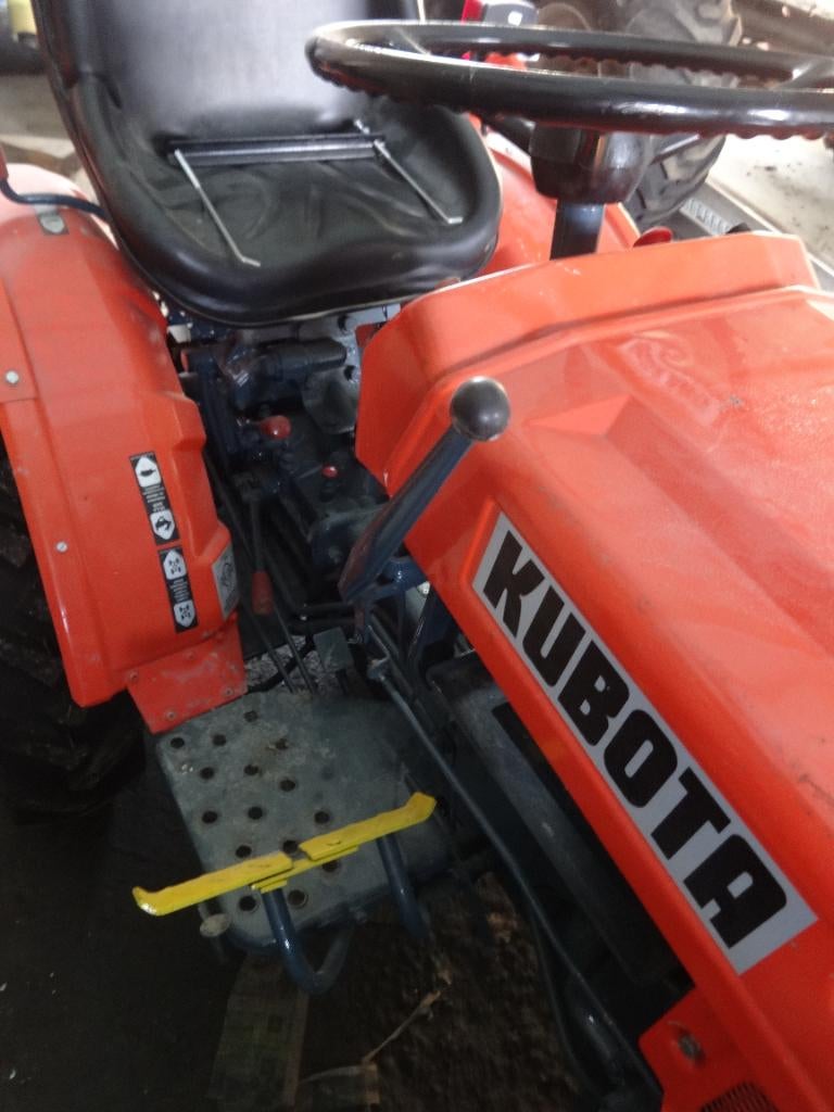 Tracteur KUBOTA B7001 4x4, Enlèvement