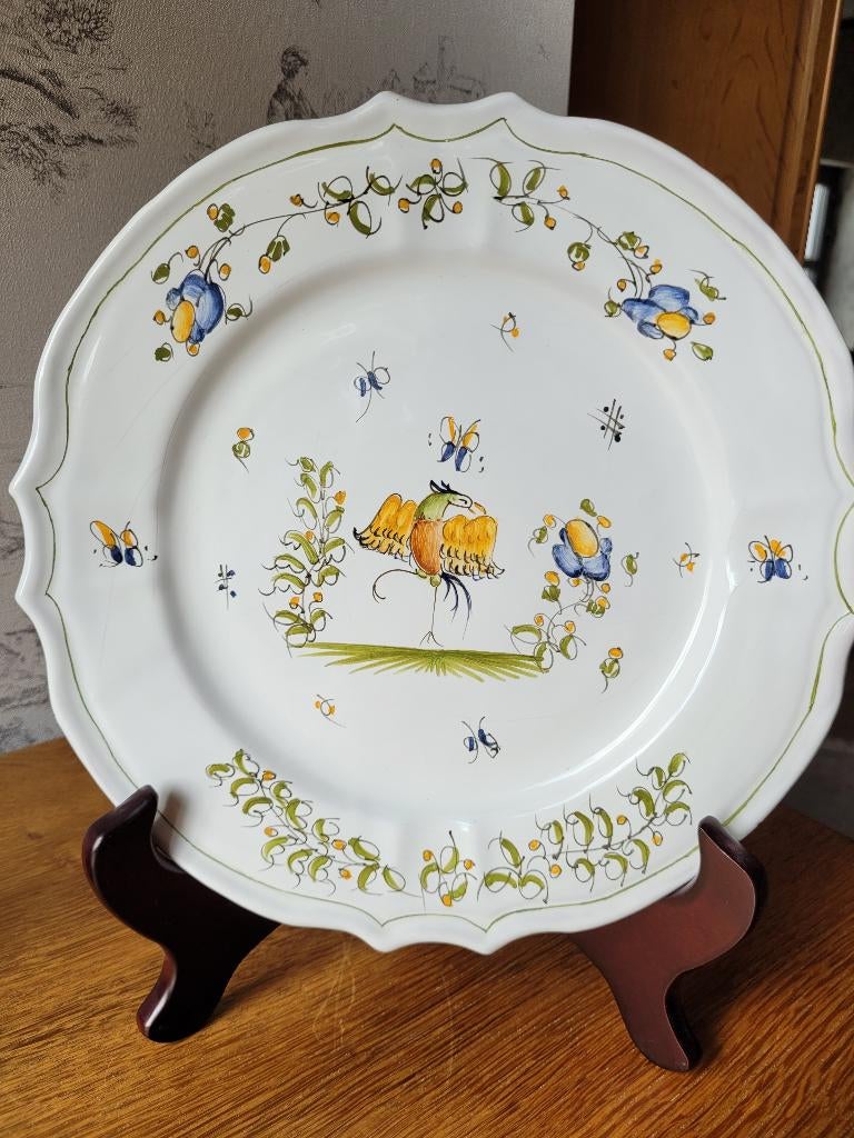 Assiette en faïence de Moustiers, Enlèvement ou Envoi