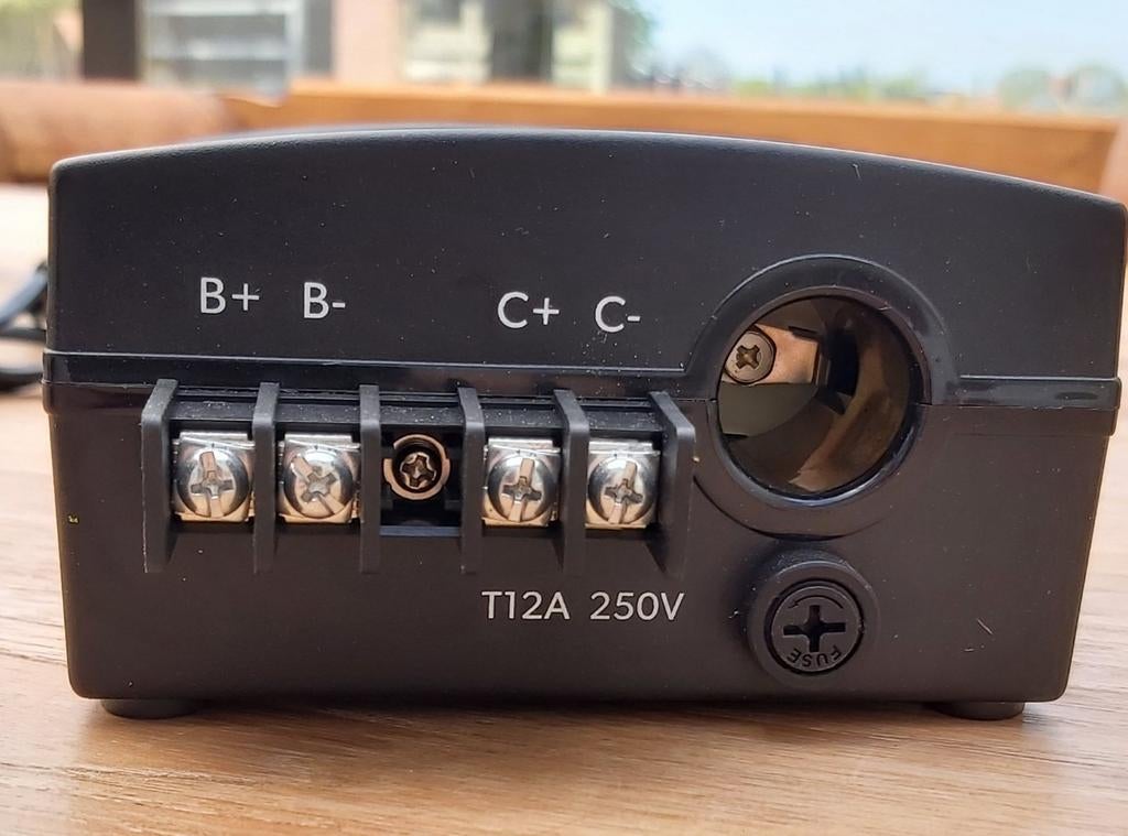 Omvormer Dometic 220-240V>24V, Ophalen
