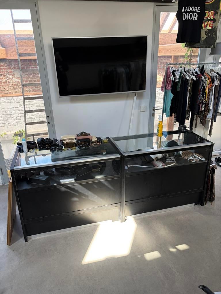 2 comptoirs vitrine magasin, 100 à 150 cm, Enlèvement, Utilisé, 100 à 150 cm