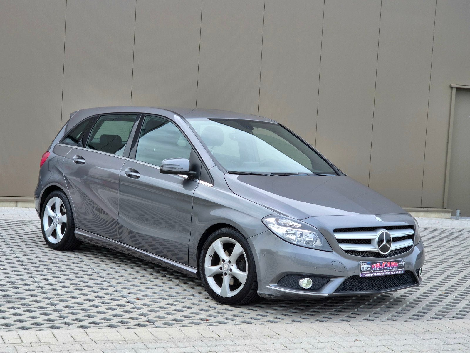 Mercedes B180 1.5 CDI 110 CV/automatique/135 000 km/1 an de, Autos, Mercedes-Benz, Euro 5, Achat, Entreprise, Noir