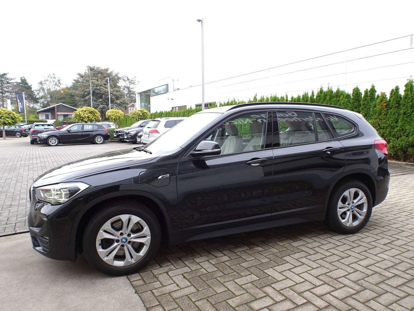 BMW X1 1.5iA xDrive25e PHEV CAMERA,FULL LED,KEYLESS,EL. KOFF, Gebruikt, Zwart, Leder, Bedrijf