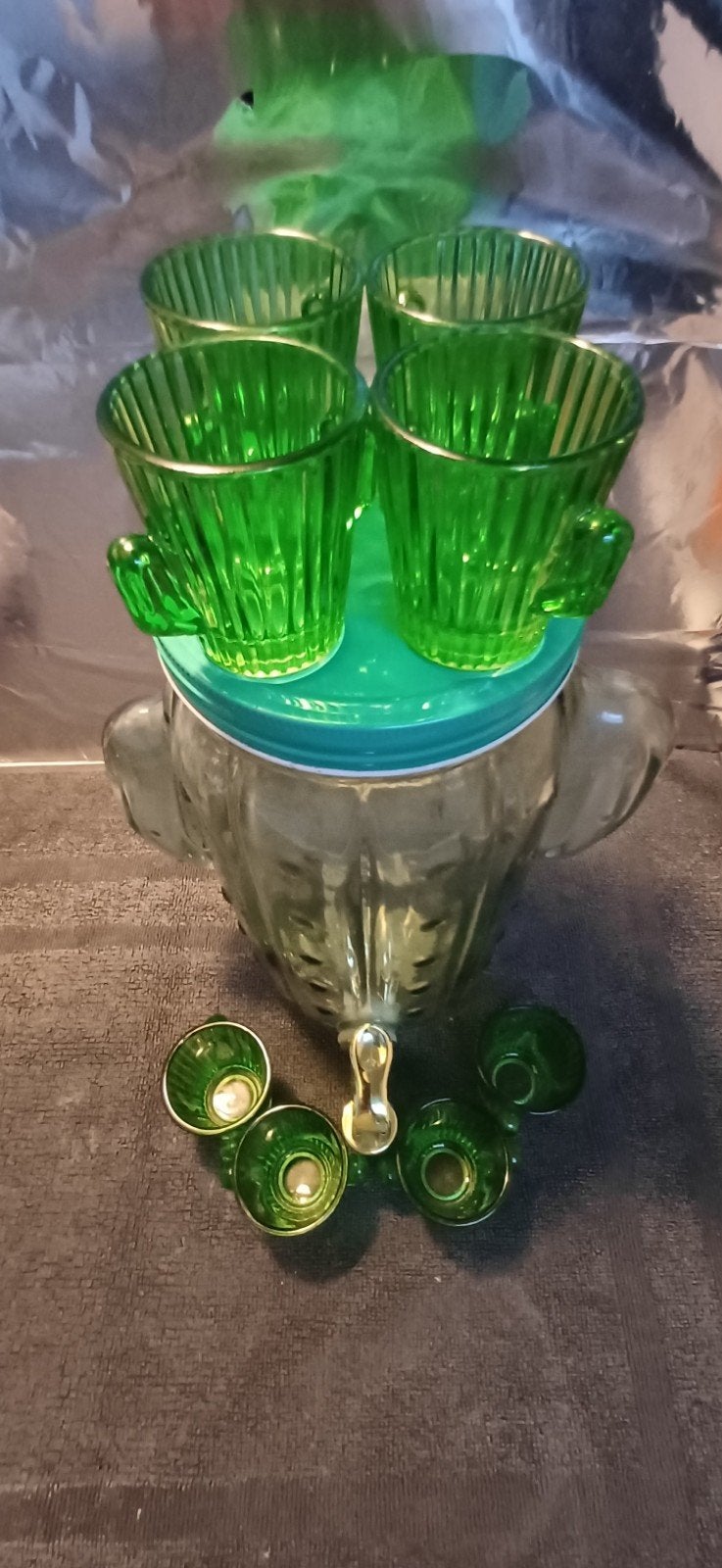 GLAZEN DRANKDISPENSER MET 8 KLEINE DRINK/SHOT GLAASJES, Ophalen
