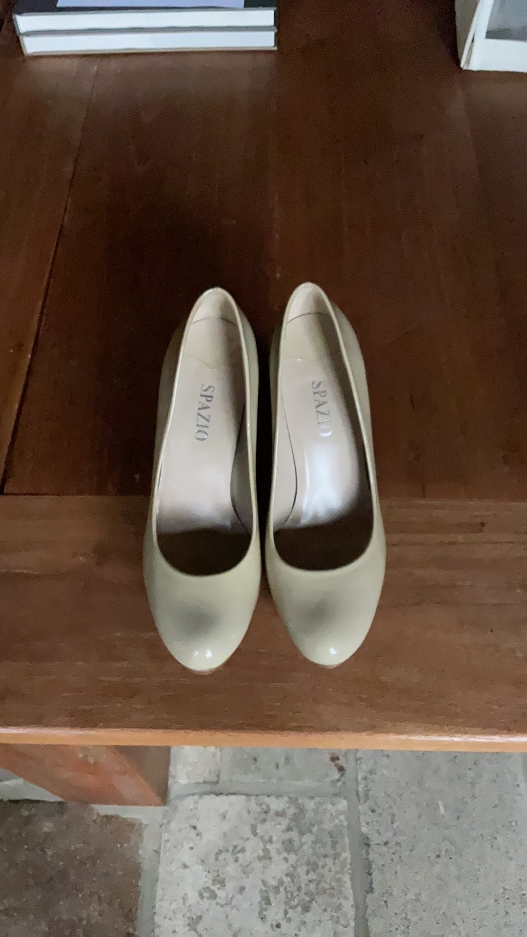 Pumps, Enlèvement ou Envoi, Comme neuf, Beige, Escarpins