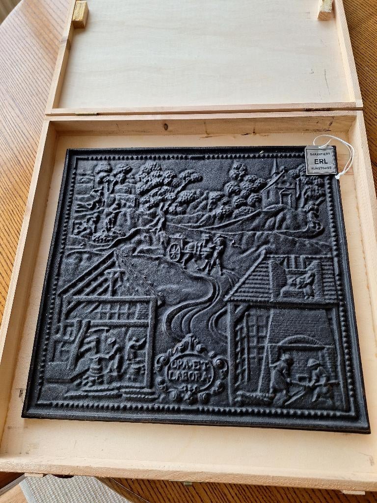 plaque de cheminée en fonte intitulée « Ora et Labora », Enlèvement ou Envoi, Comme neuf
