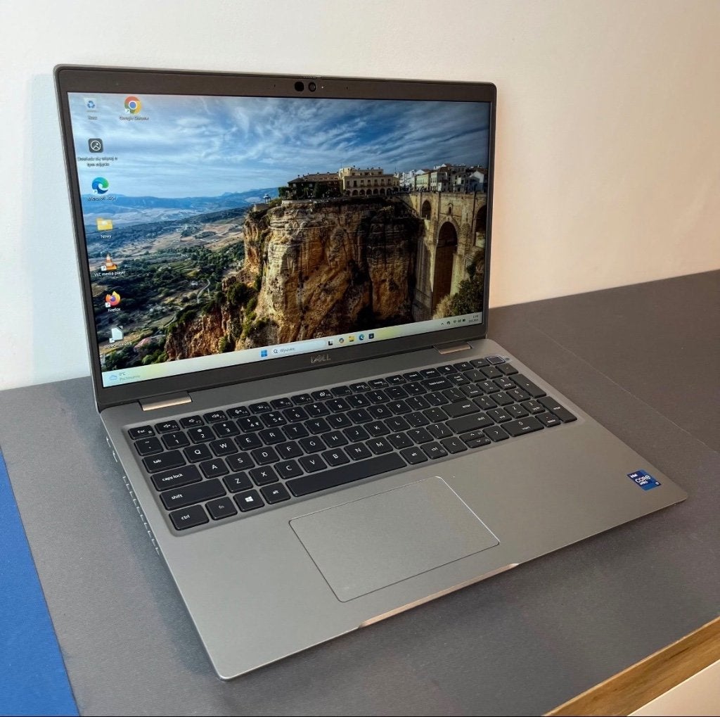 Dell Latitude 5521 - i5 - 16 GB - SSD - Windows 11 Pro, Intel Core 5, Reconditionné, SSD, Azerty