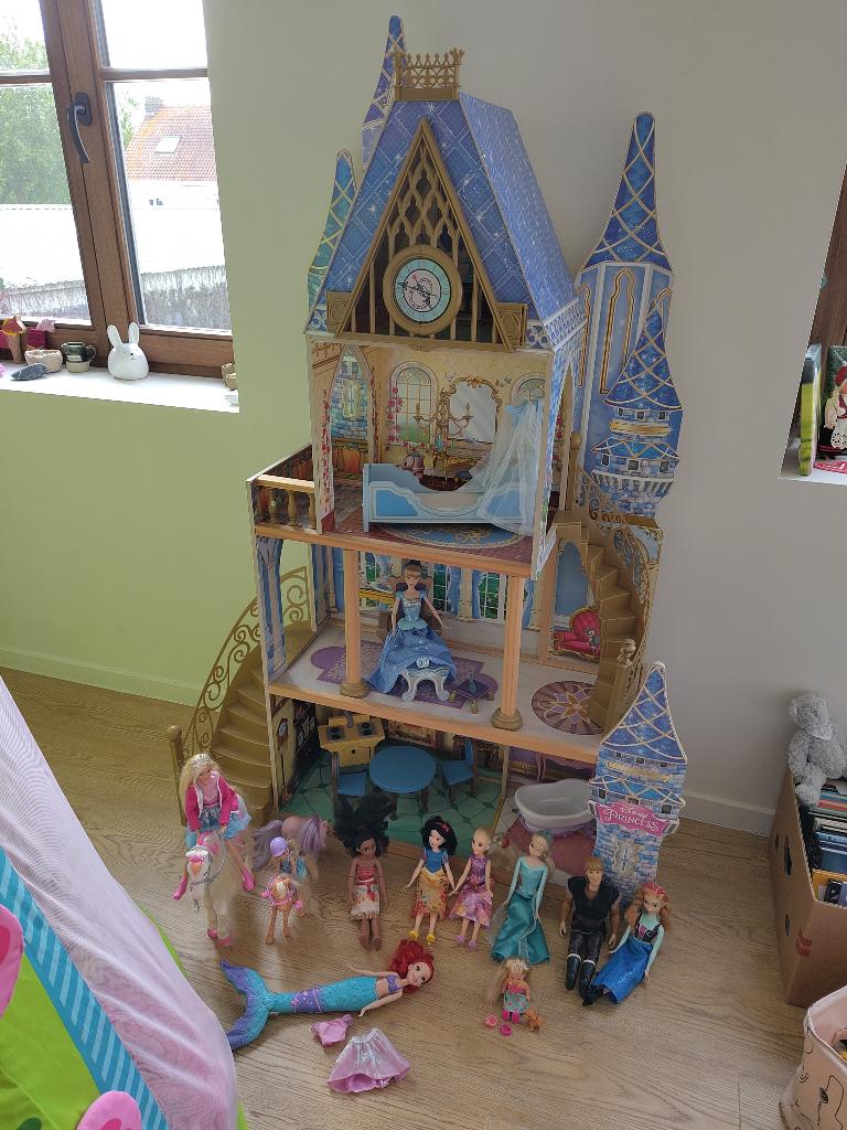 Barbiekasteel Disney Assepoester/Cinderella, Ophalen, Zo goed als nieuw, Poppenhuis