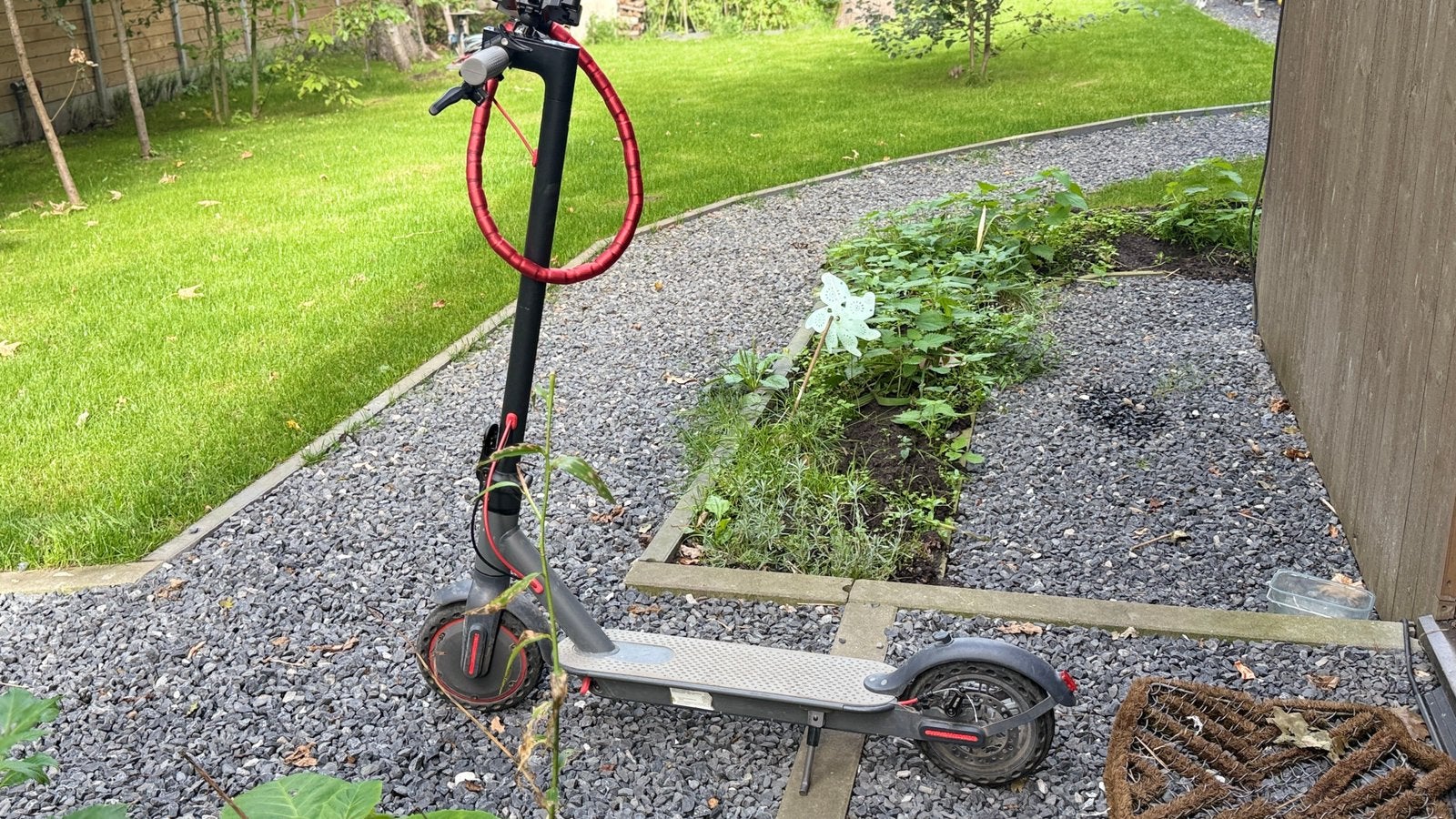 Trottinette électrique Tuya avec Bluetooth, Enlèvement, Comme neuf