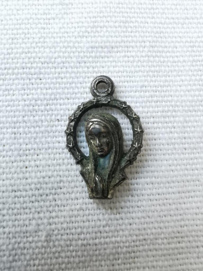 Vintage medaille - hanger Maria Jezus - religieuze scapulier, Ophalen of Verzenden, Gebruikt, Sieraad, Christendom | Katholiek