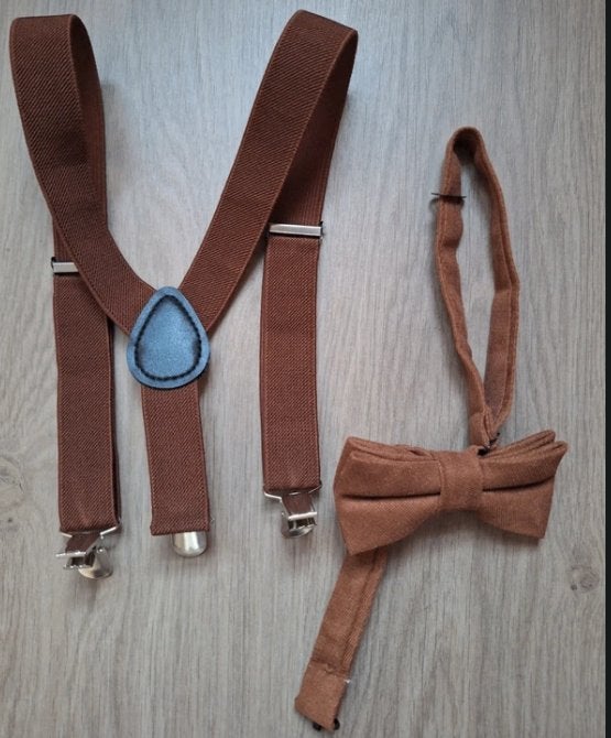 Bretellen en strik, Kinderen en Baby's, Ophalen of Verzenden, Zo goed als nieuw, Niet gekend, Bruin