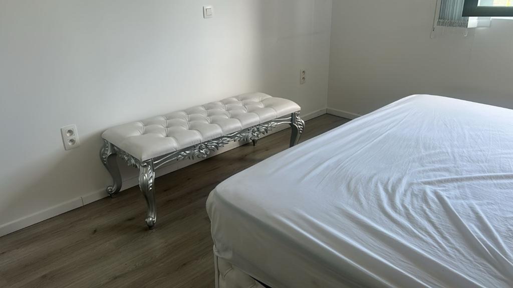Slaapkamer  bitch versleten, Enlèvement ou Envoi