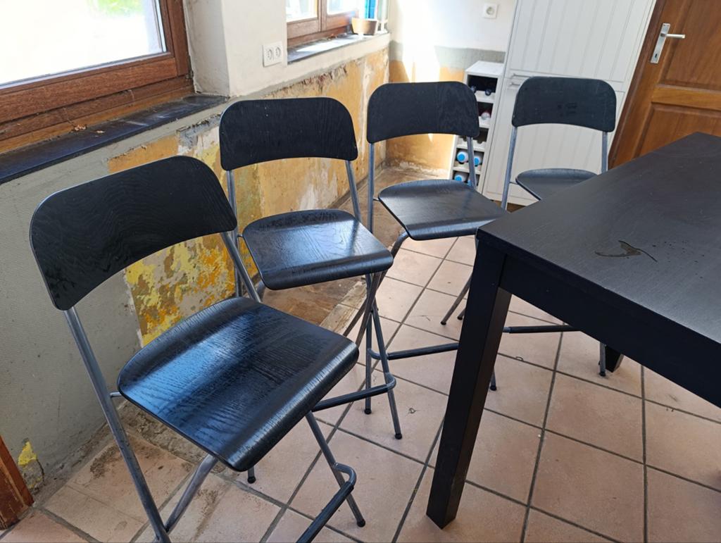 Table haute + 4 chaises