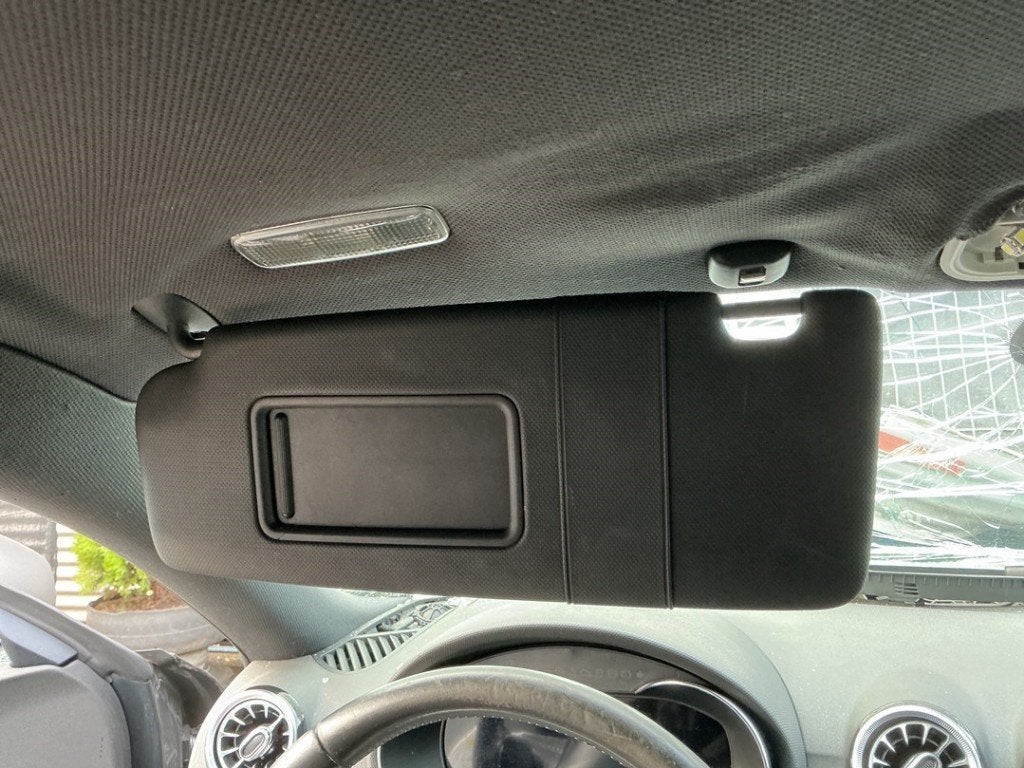 PARE-SOLEIL Audi TT (8J3) (01-2006/06-2014) (|8J8857551H|), Auto-Union-Straße  1,
85057  Ingolstadt, DE, Info@audi.de, Audi, Utilisé