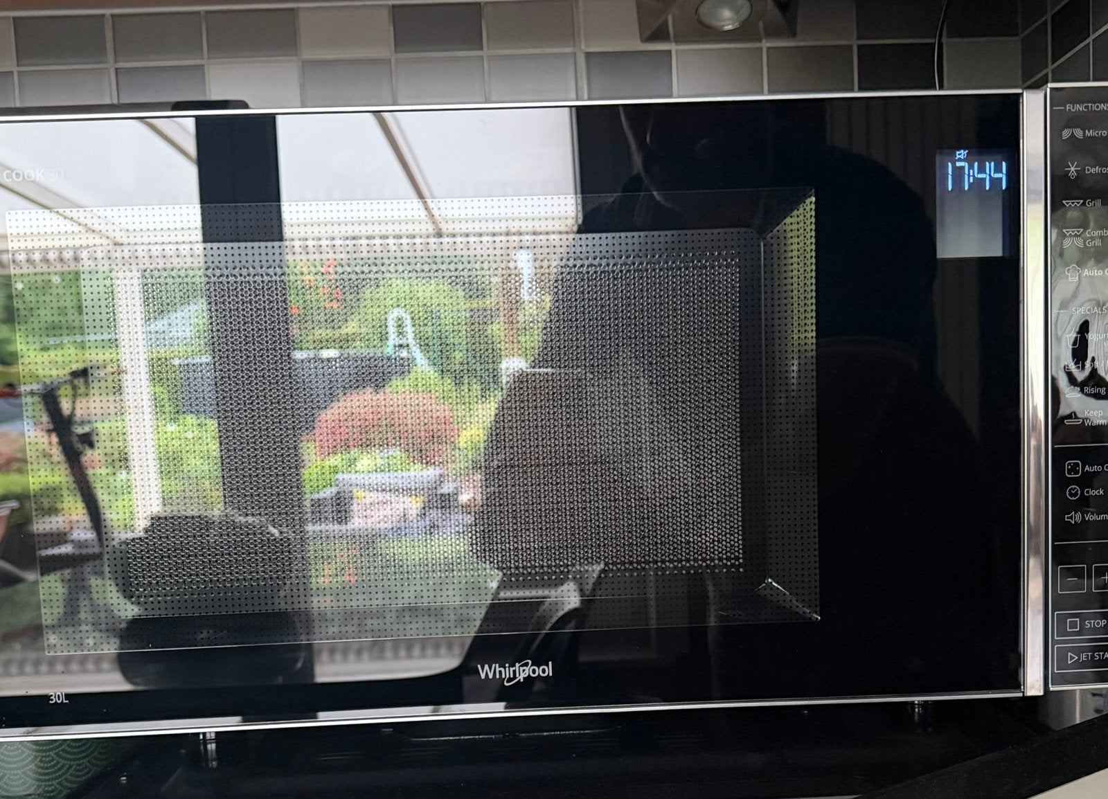 Micro ondes WHIRLPOOL 30L état neuf, Enlèvement, Comme neuf