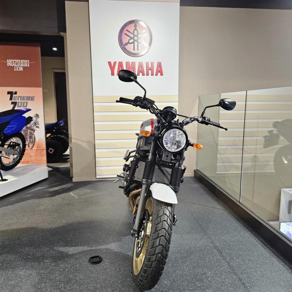 Yamaha XSR 700 Xtribute (bj 2022), Motoren, 700 cc, Klantenservice@yamaha-motor.nl, Overig, Koolhovenlaan 101
1119 NC  Schiphol-Rijk, NL