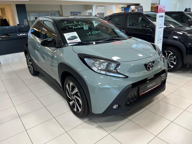 Toyota Aygo X 1.0 MT PULSE, 72 pk, Handgeschakeld, Stadsauto, Groen