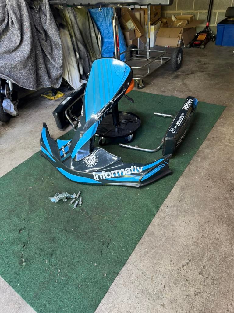 Carrosserie, karting, Enlèvement ou Envoi