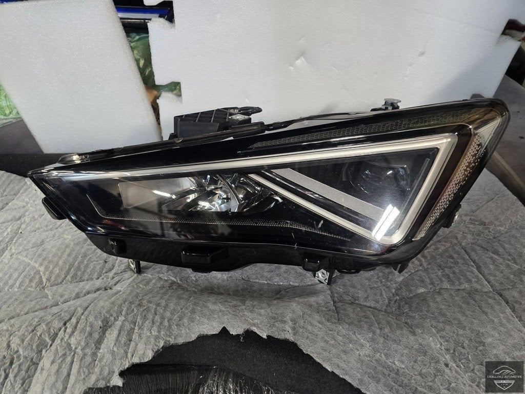 Cupra Formentor 2020+ LED Koplamp Links 5FB941007F Origineel, Gebruikt, Autovia A-2, Km 585 585
08760  Martorell, ES, SEAT S.A.