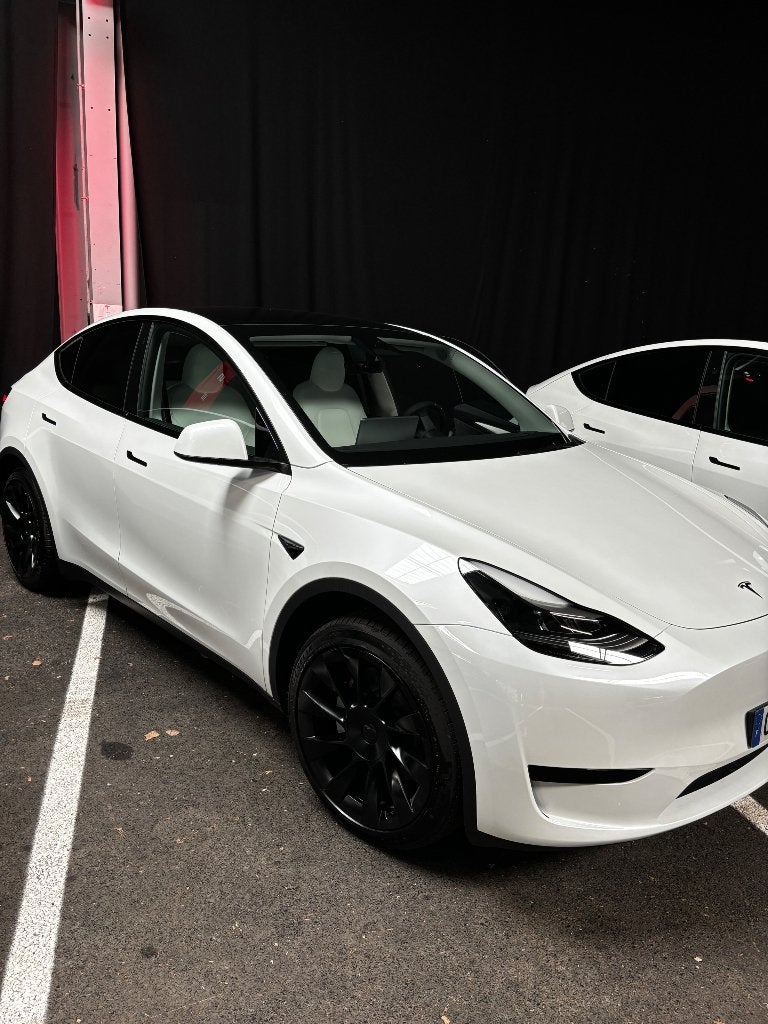 Tesla motel y, Auto's, Automaat, Achterwielaandrijving, Wit, 5 deurs