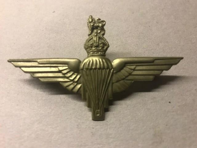Paire de plaques à chapeaux, Collections, Objets militaires | Général, Enlèvement ou Envoi