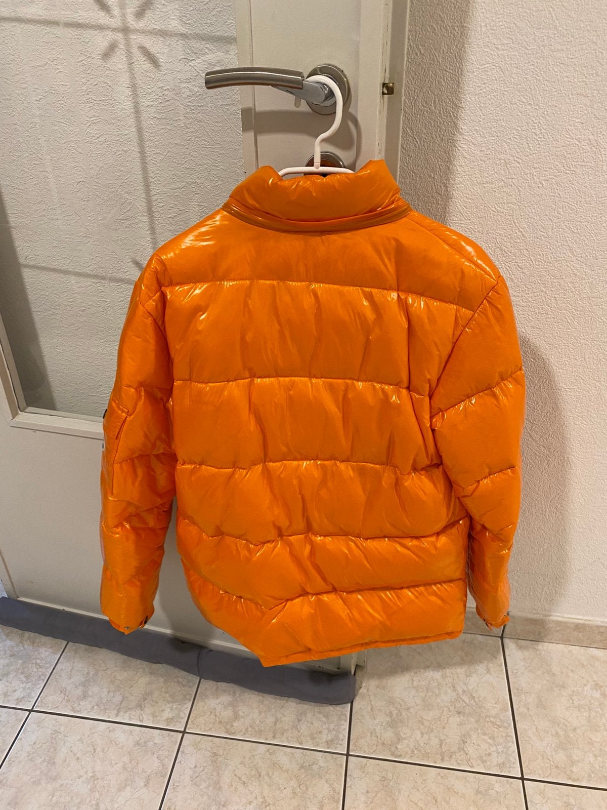 Moncler Jas Maat M Oranje, Ophalen, Zo goed als nieuw, Maat 48/50 (M), Oranje