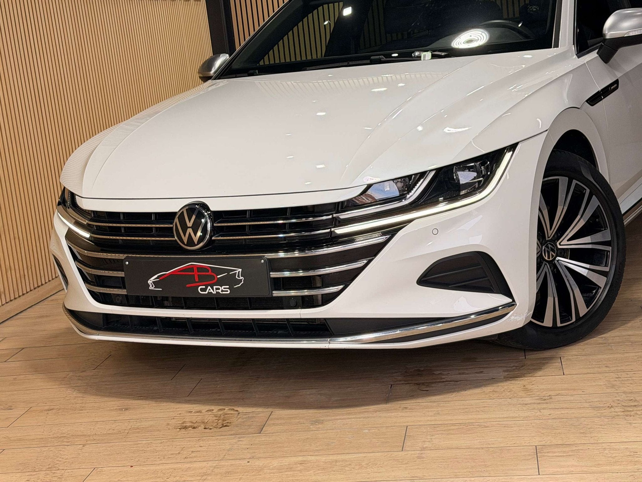 Volkswagen Arteon 1.5 TSI Elegance * GARANTIE 12 MOIS * 1ER, Auto's, Arteon, 4 cilinders, Wit, Leder