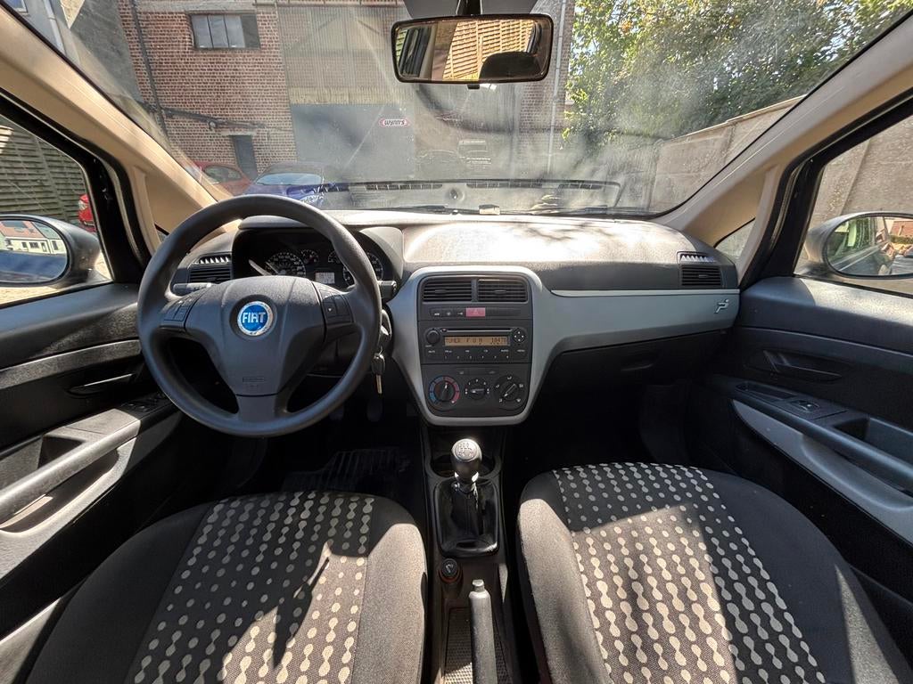 FIAT PUNTO 1.2 essence, Blauw, Grande Punto, https://public.car-pass.be/vhr/5c59c90c-e938-42fa-ac54-d68f66ecdc6f, Bedrijf