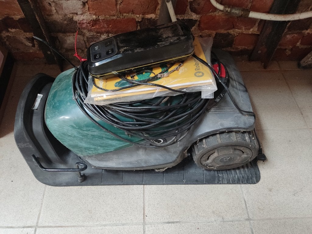 Laastation Robomow RC308 pro + robot voor onderdelen, Ophalen, Gebruikt, Bestuurbaar via app, Robomow