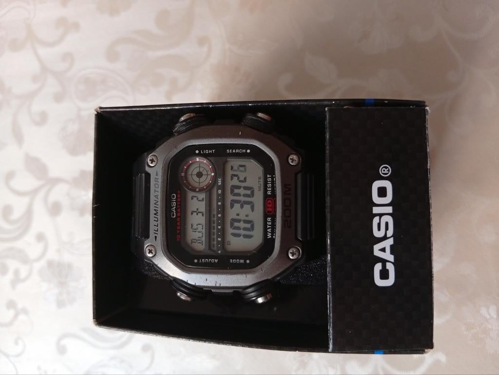 Montre pour homme CASIO, Enlèvement