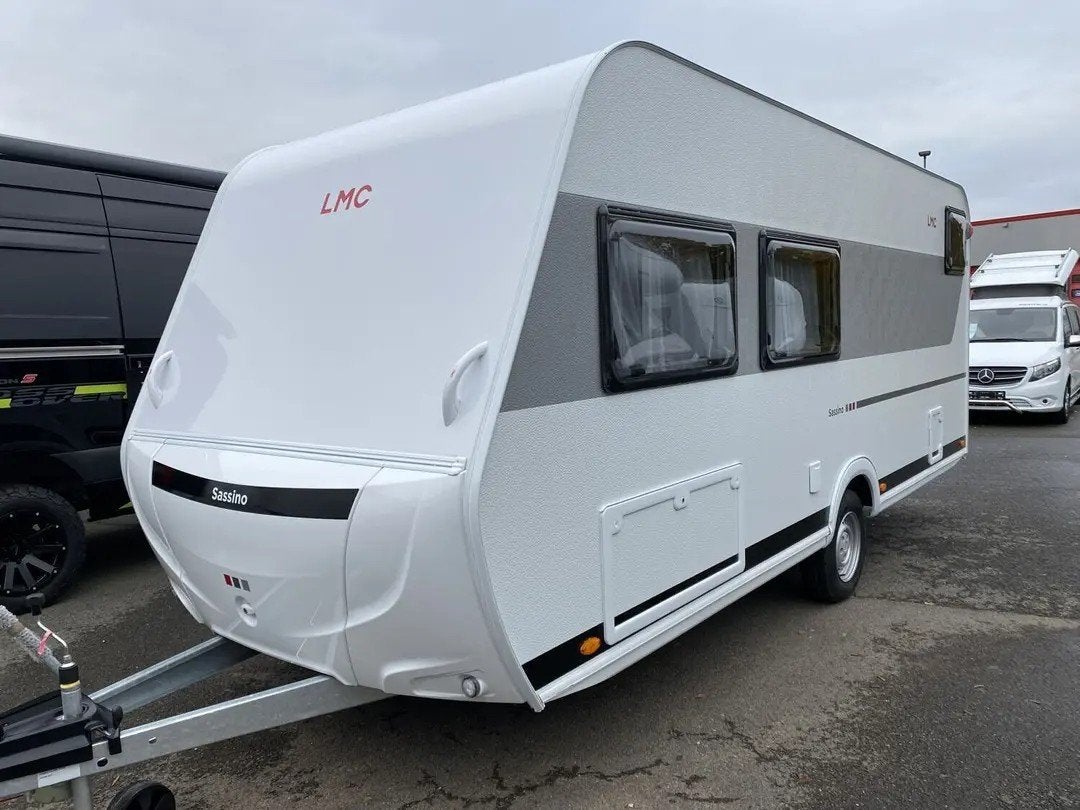Caravan LMC Sassino 470K stapelbed moover voortent, Caravans en Kamperen, Caravans, Dwarsbed, Particulier, Tot en met 6, Ringverwarming