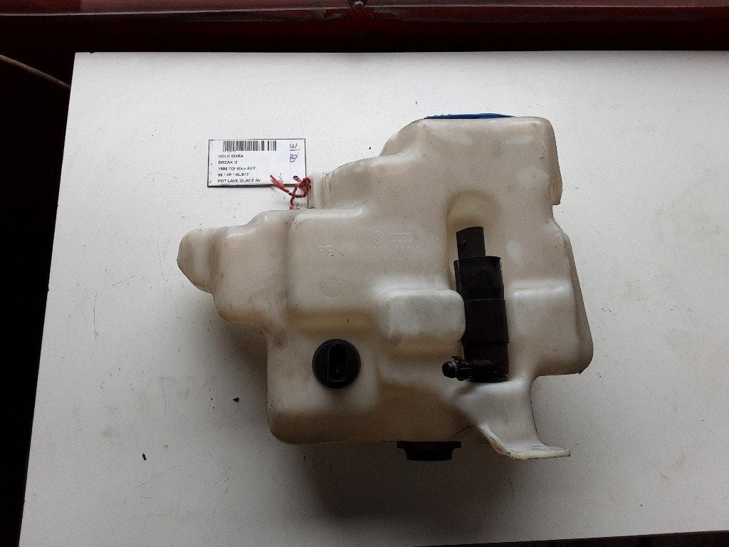 LAVE-GLACE RESERVOIR AVANT Bora Variant (1J6) (1JO955453), Volkswagen, Mevr. I. Hauben, Utilisé, Rue de l'Espoir 34 34
4030  GRIVEGNÉE, BE